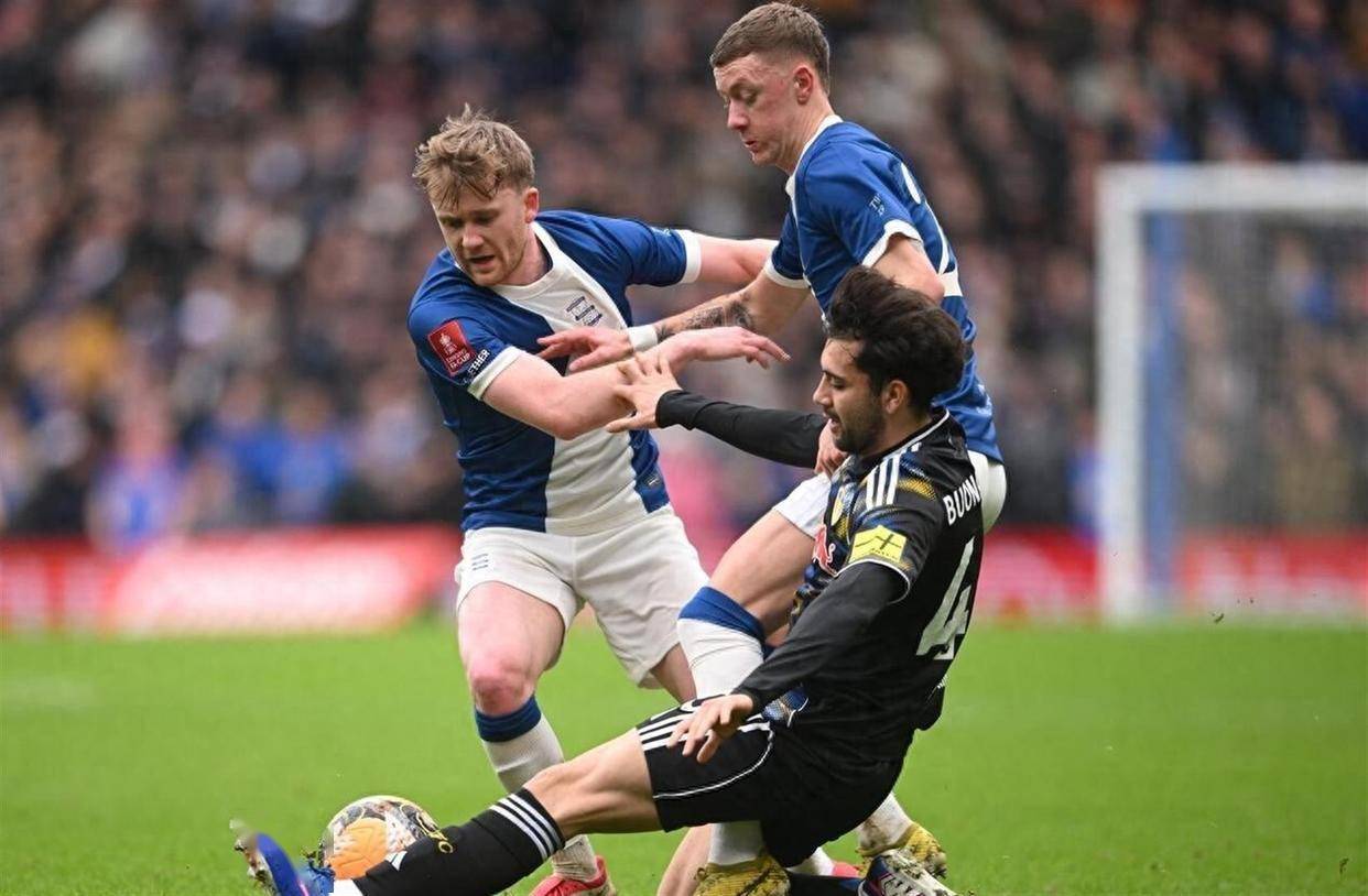 金年会中国官方入口-转折点巴塞罗那状态回暖，足总杯清晨攻防权衡，引发热议，资深球员宣示担当的简单介绍